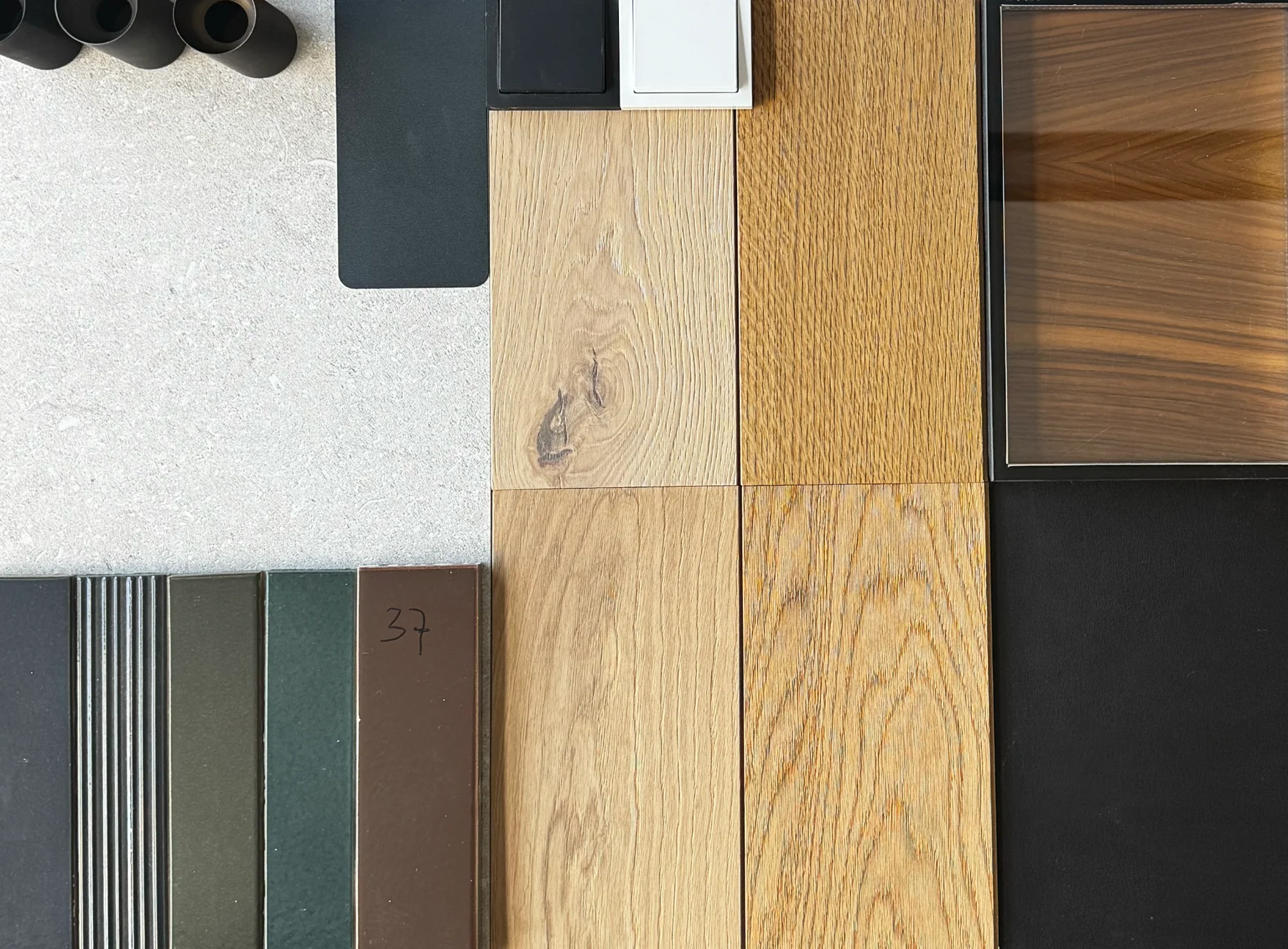 Materialcollage für Wohnräume und Küchen